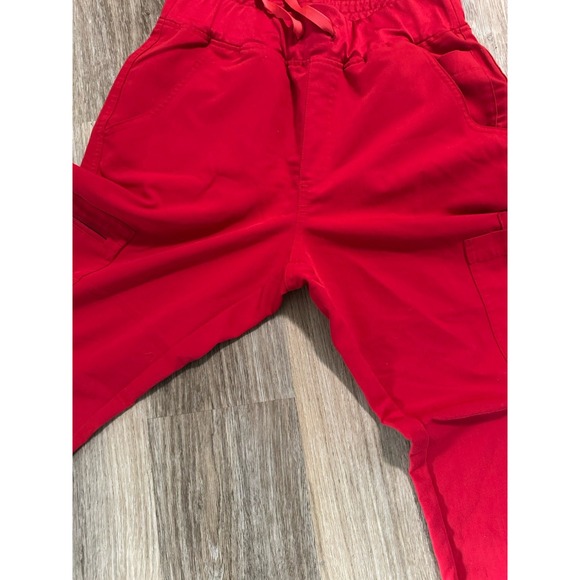 Figs 2 Piece Set Red Cargo Top & Yola Pants Scrubs Women Sz Small - Picture 11 of 13